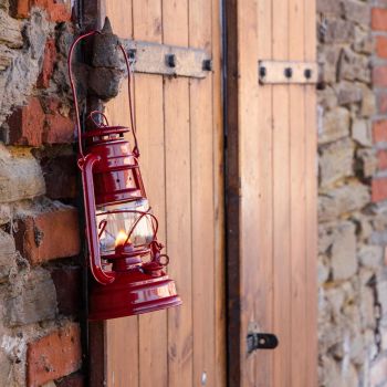 Feuerhand 276 Sturmlaterne rubinrot