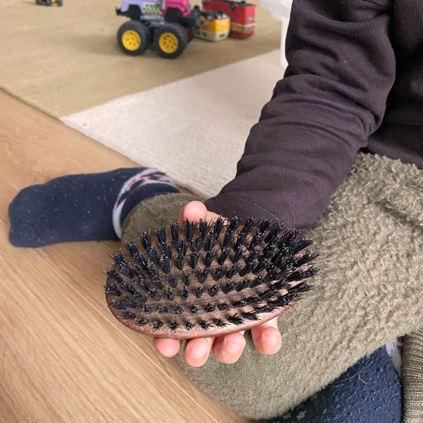 Kinderbürste "Trudi" | Nussbaumholz